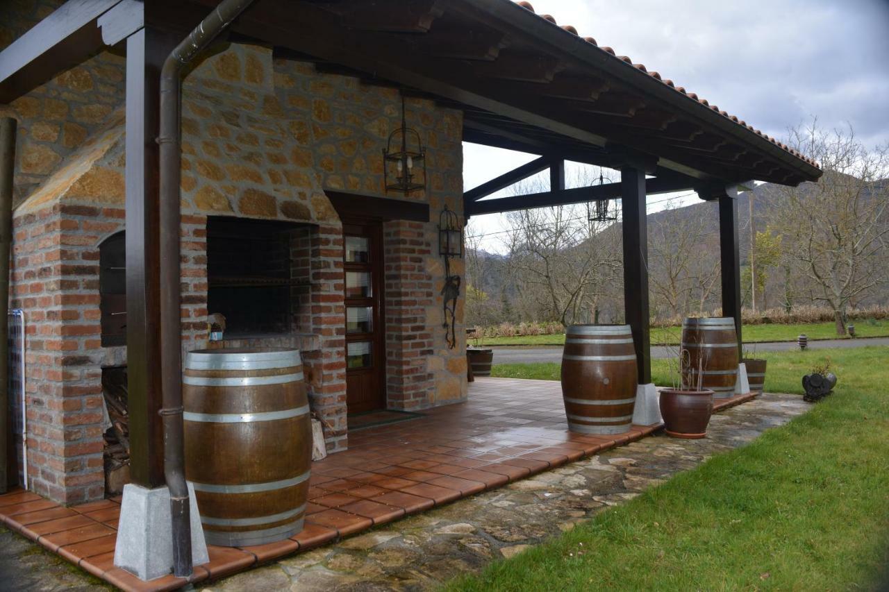 La Milonga Villa Pilona Bagian luar foto